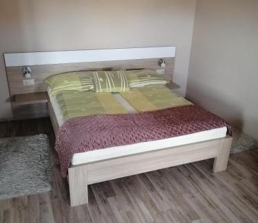 Sarvar Apartment | Zafírgyöngy Apartmanok