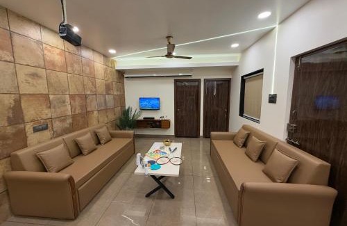 Panchgani House | Zaid & Nida House