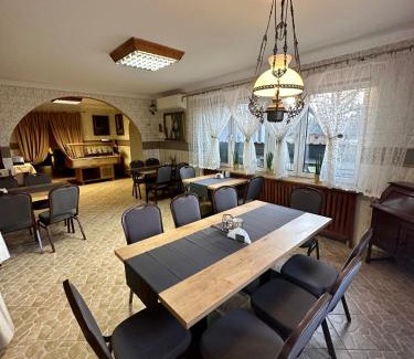 Blonie Hotel | Zajazd Restauracja Derby