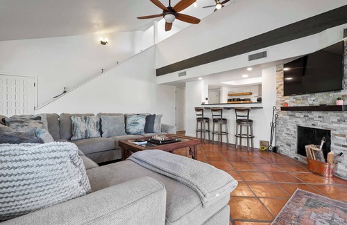 Cimarron Foothills Estates House | Zarzosa Foothills Villa Pool Hot Tub Views
