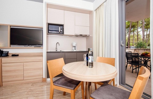 Zaton Apartment | Zaton Apartment With Shared Pool