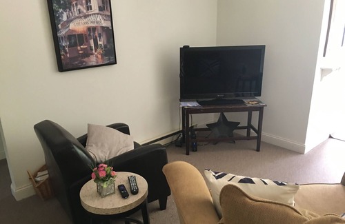 Riverside Apartment | Zee’s hideaway 4433