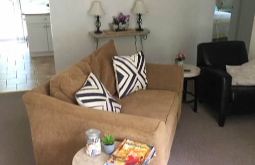 Riverside Apartment | Zee’s hideaway 4433