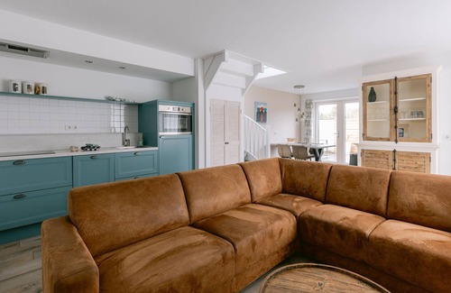 Municipality of Veere House | Zeeuws Huisje is centrally located within cycling distance of the beach