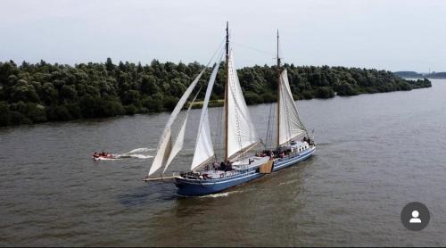 Municipality of Kampen Bed & Breakfast | Zeilschip De Hester