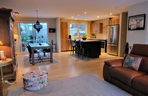 Saint-Bruno-de-Montarville Apartment | Zen et Romantique au Pied de la Montagne