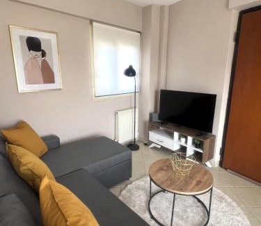 Thessaloniki Apartment | Zen Den Balcony