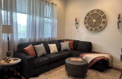 Grand Junction House | Zen Junction: Pet-Friendly Jam Studio Oasis