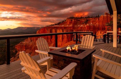Duck Creek Village House | Zen Nest Eagle & Falcon Cabins
