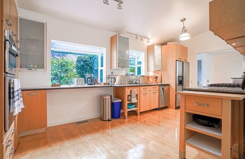 Mercer Island House | Zen & Spacious Mercer Island Home & Guest Suite