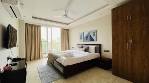 Sector 14 Apartment | ZEN Suites Gurgaon - LUXE Stays Collection