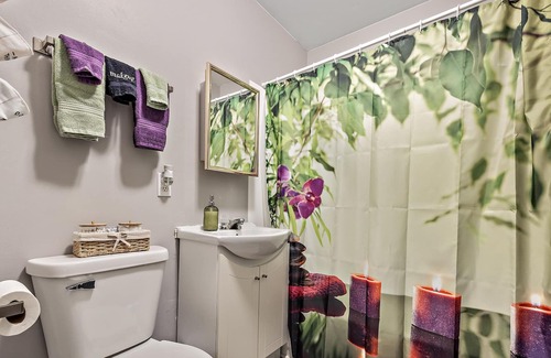 Aurora Apartment | Zen themed/FREE WIFI & Parking/Aurora/Near Downtown