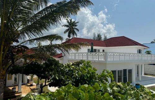 Uroa House | Zen-Zanzibar Beach Front Villa