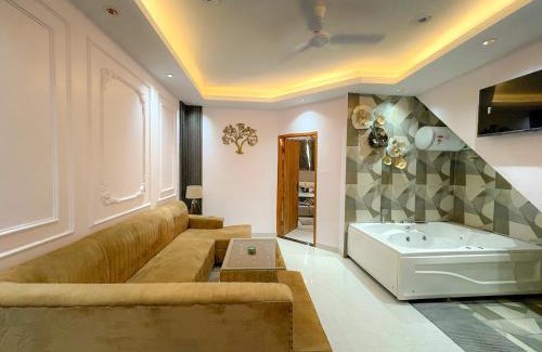 Sushant Lok Apartment | Zencasa
