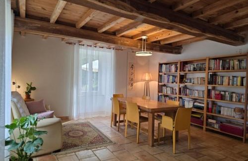 Lassales House | ZenDuo Riverview with good breakfast