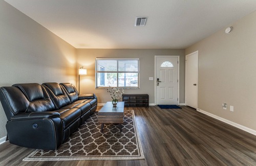 Bearss Plaza House | ZenHomes in Tampa near Busch Gardens