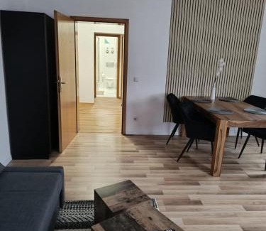 Chemnitz Apartment | Zentral gelegen und voll ausgestattet