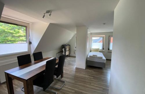 Neumuenster Apartment | Zentrale und ruhige Monteurwohnung mit 2 Schlafzimmern in der Nähe des FEK