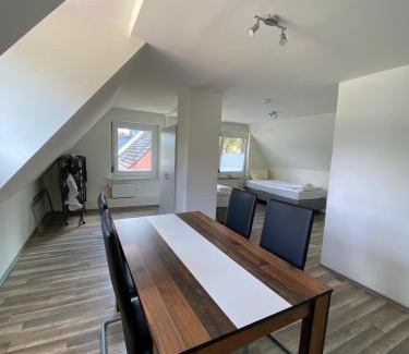Neumuenster Apartment | Zentrale und ruhige Monteurwohnung mit 2 Schlafzimmern in der Nähe des FEK