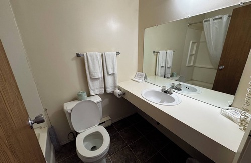Marathon Hotel | Zero-100 Motor Inn