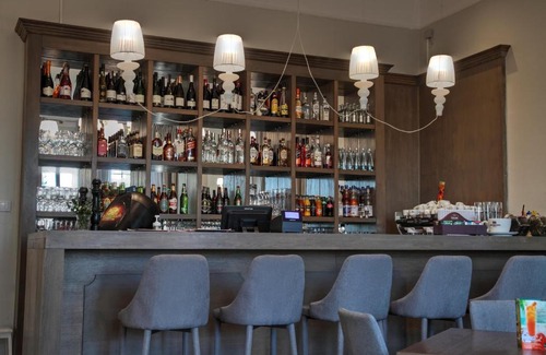 gmina Jerzmanowa Hotel | Zespół Pałacowo-Parkowy Bądzów