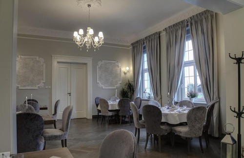 gmina Jerzmanowa Hotel | Zespół Pałacowo-Parkowy Bądzów