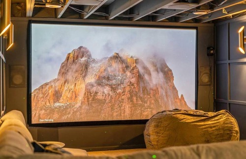 Indianapolis Villa | Zestlife-LuxuryEscape-ThemedRooms-Pool-GameRoom