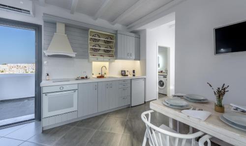Triovasalos Apartment | Zeus Suite