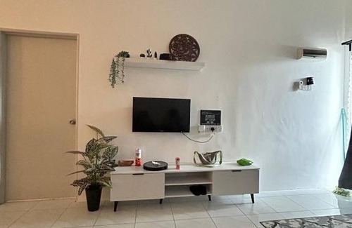Lumut House | Zh homestay teluk batik