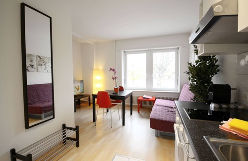Langstrasse Apartment | ZH Inler - Stauffacher HITrental Apartment