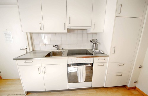 Langstrasse Apartment | ZH Raffael - Stauffacher HITrental Apartment