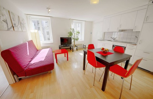Langstrasse Apartment | ZH Raffael - Stauffacher HITrental Apartment
