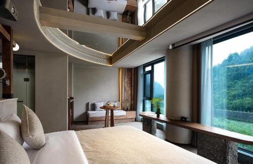 Wulingyuan Hotel | Zhangjiajie SANHE Hotel -Free one way pick up service over 2 night, Free shuttle to east gate of forest park,Free laundry service,Free fresh coffee,English speaking customer service