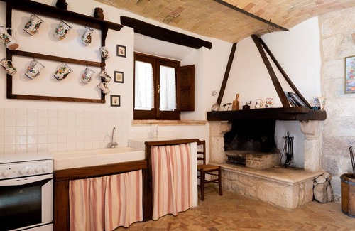 Abbateggio Apartment | Zi Nunzie by Typney
