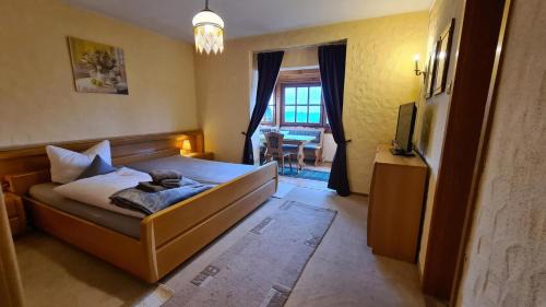Rotensol House | Zi04 Doppelzimmer Loggia und Balkon