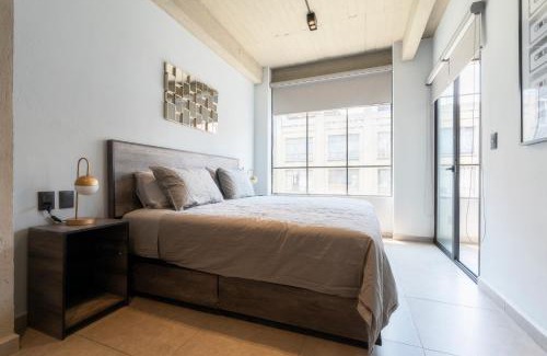 Historic Center Apartment | Zielo 3bdrm 2 bath Private balcony, Rooftop Walk to Zocalo