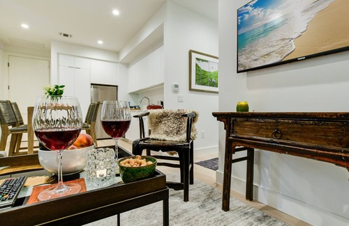 Barton Hills Apartment | Zilker Garage Apartment - Cosette!