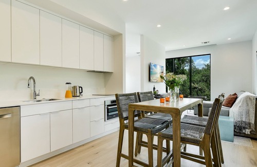 Barton Hills Apartment | Zilker Garage Apartment - Cosette!