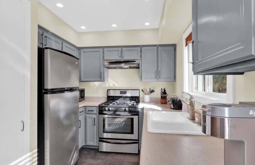 Barton Hills House | Zilker Home with Backyard 3BR 2BA