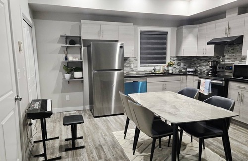Fort Gary House | Zillion’s luxury 2/3 bedroom 1 and half bathrooms townhouse in South Pointe