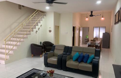 Bota House | ZillQayyim Homestay