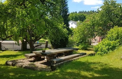 Merzalben Apartment | Zimmer 3 - Hostel Forsthaus