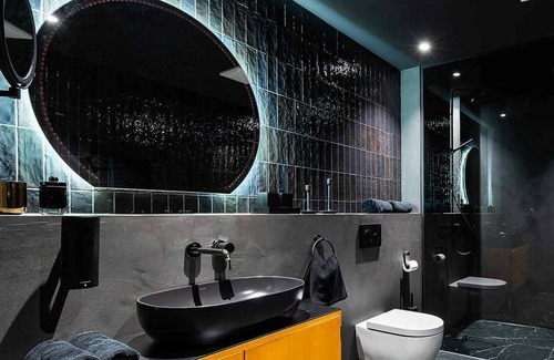 Balingen Apartment | Zimmer 5 - QUI Lounge Bar Deli Apartments