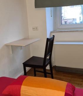 Zellerau House | Zimmer in zentraler Lage/Room near downtown