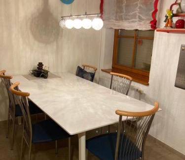 Monheim House | Zimmer-Traum am Möhrenbach