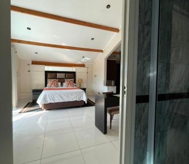 Ladysmith House | Zinzanathi Guest house