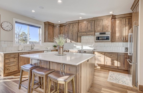 Zion National Park East Entrance House | Zion Border 3,475 sq ft Retreat – 5BR En-Suite Baths, Trails & Canyon Views