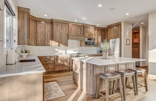 Zion National Park East Entrance House | Zion Border 3,475 sq ft Retreat – 5BR En-Suite Baths, Trails & Canyon Views