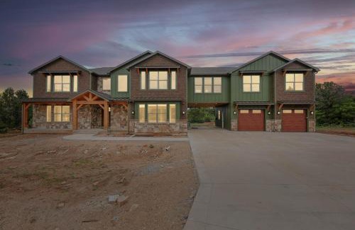 Zion National Park East Entrance Villa | Zion Breeze - New! 6 King Suites, 8 bdrm, Hot Tub, EV, E-Scooters