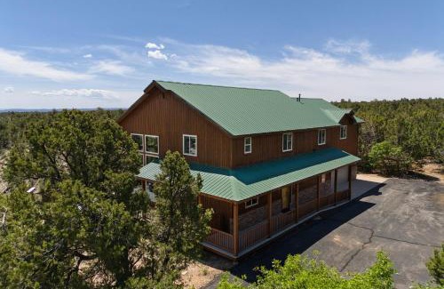 Zion National Park East Entrance House | Zion Ridge- Game Room, Hot Tub, 9 beds, Sleeps 14